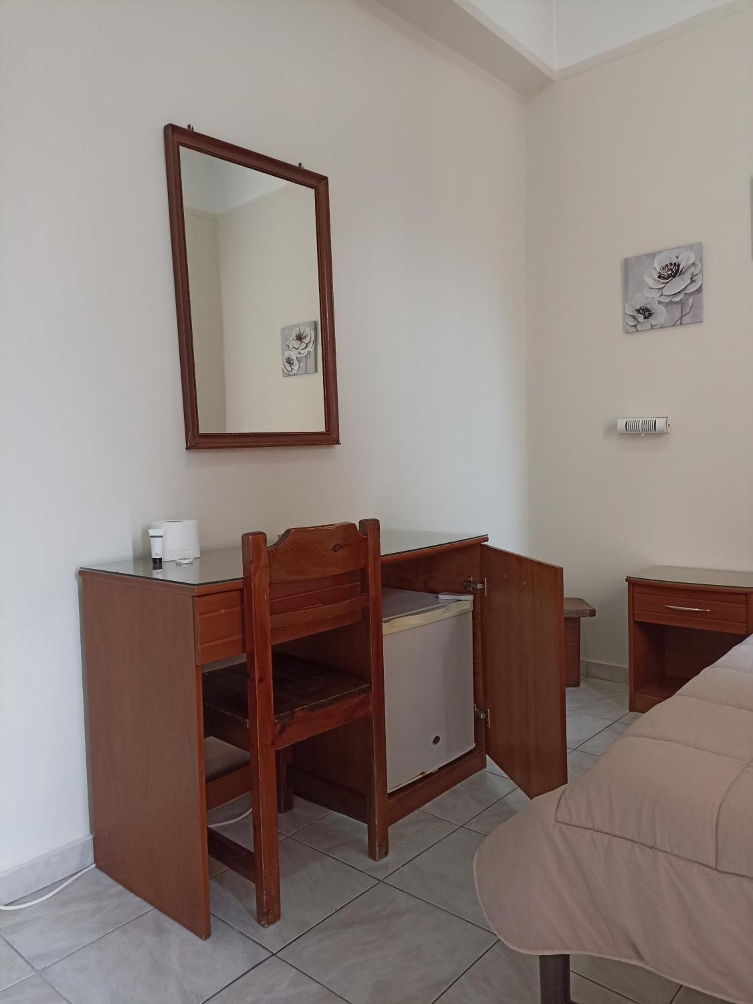 เอไลท์ โฮเต็ล Hotel เอเธนส์ ภายนอก รูปภาพ